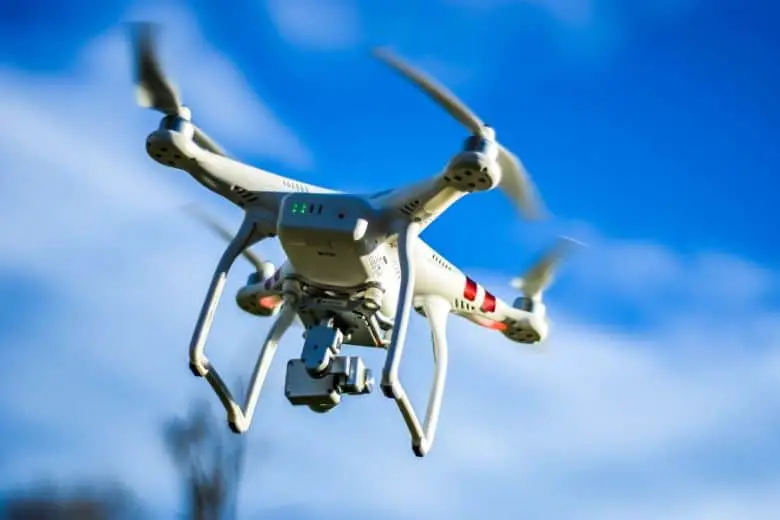 how do drones work - turning the DJI Phantom